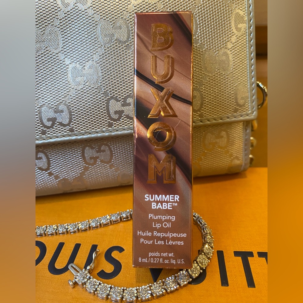 Summer Babe ☀️plumping oil NIB- full size “Beaming” ☀️